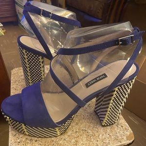 BRAND NEW, NEVER WORN, Nine West platform  sandals